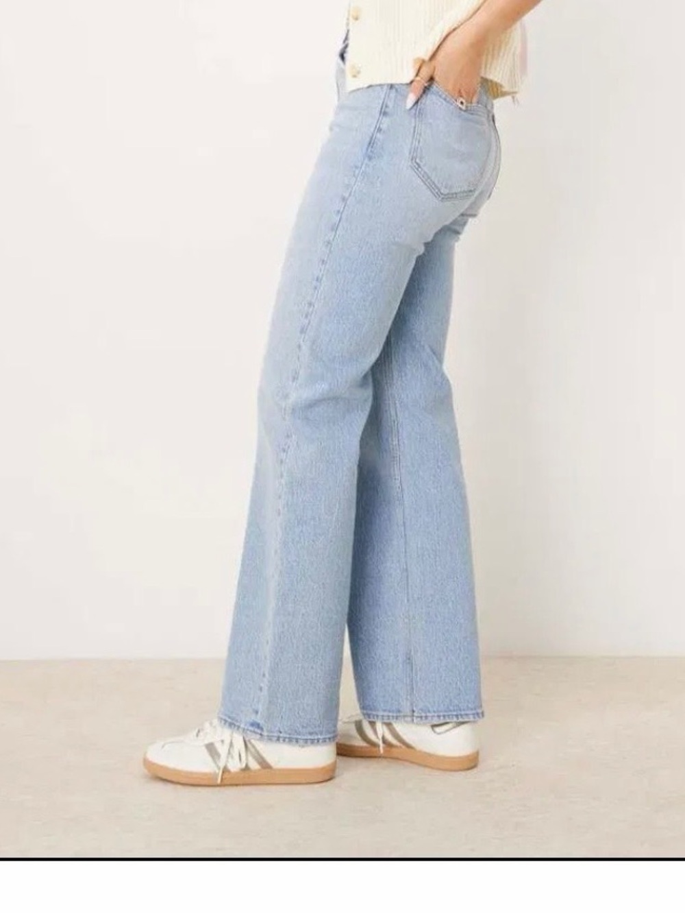 Abercrombie & Fitch 90’s Relaxed High-Rise Curve Love Light Wash Jeans Size 14L - Picture 2 of 7
